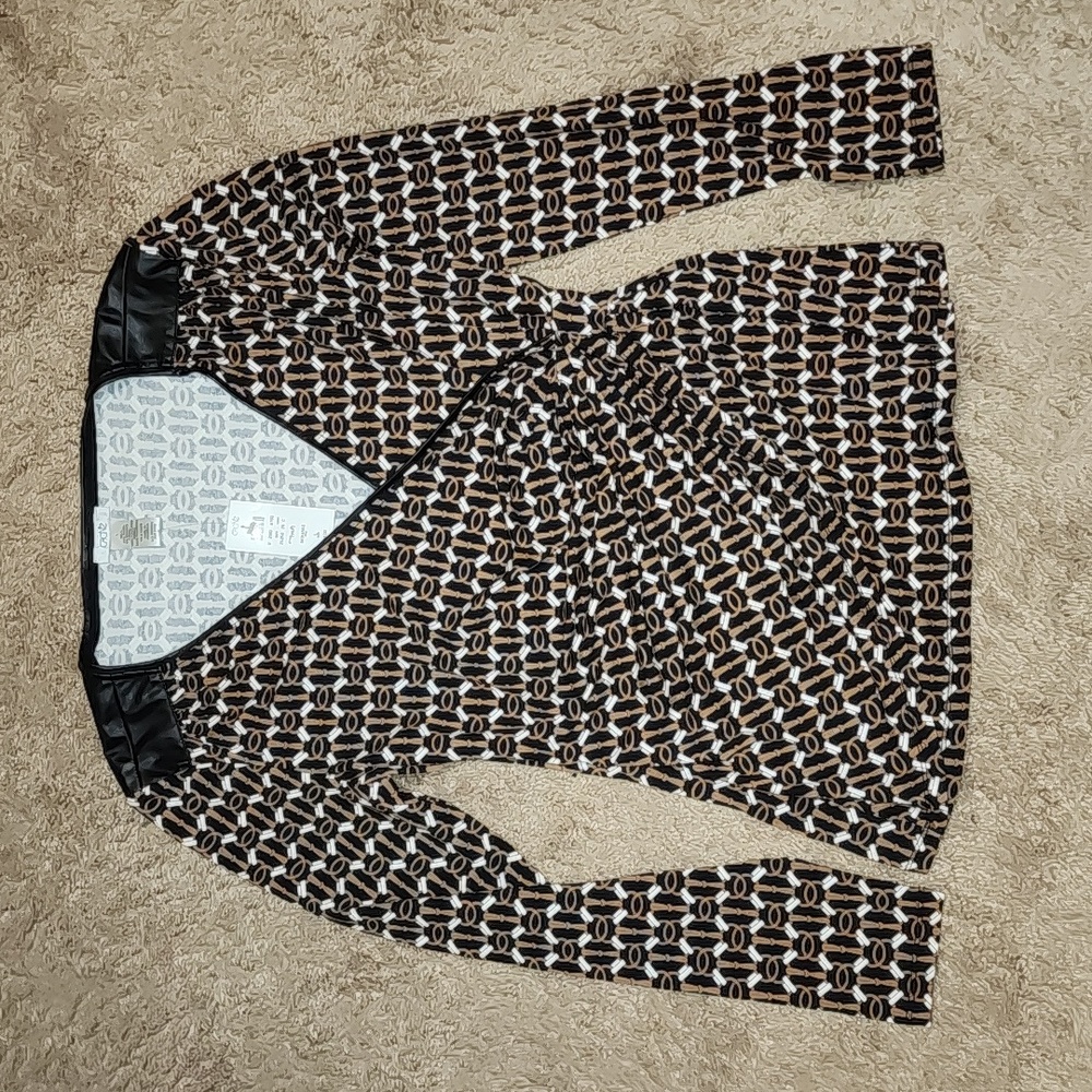 Cache surplice top NWT